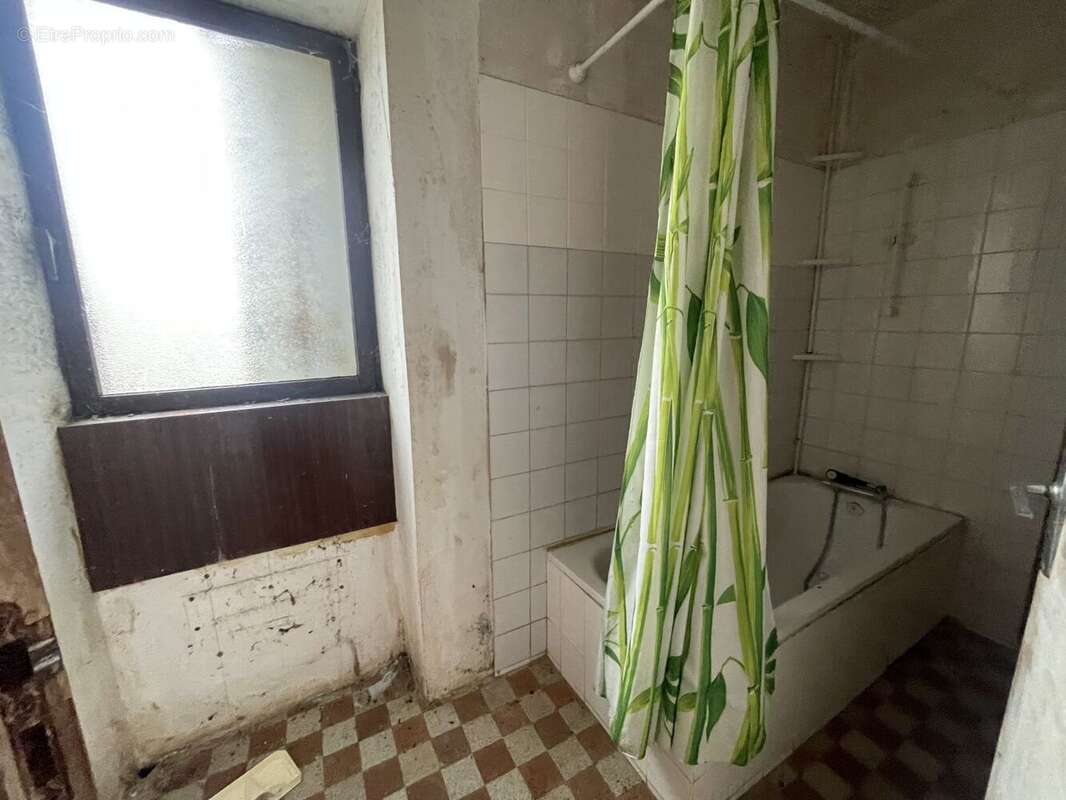 Maison à SAINT-HILAIRE-EN-LIGNIERES