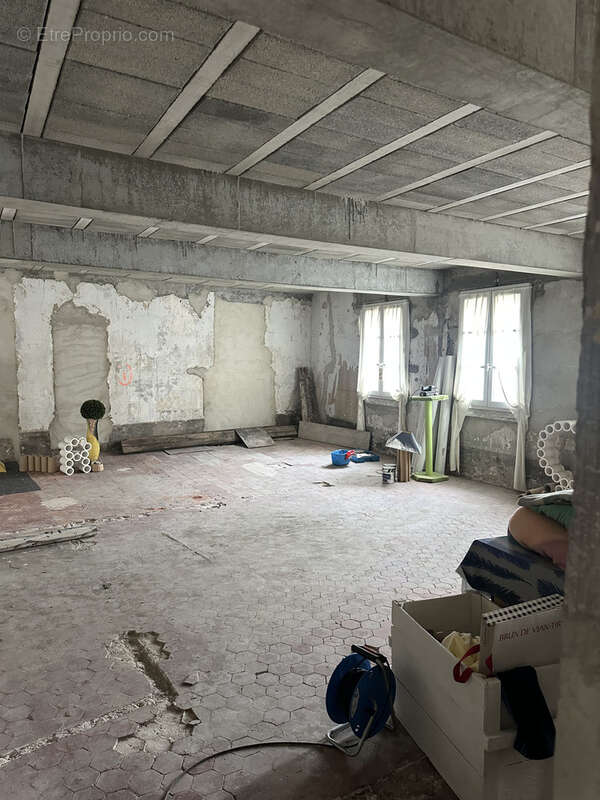 Appartement à L'ISLE-SUR-LA-SORGUE