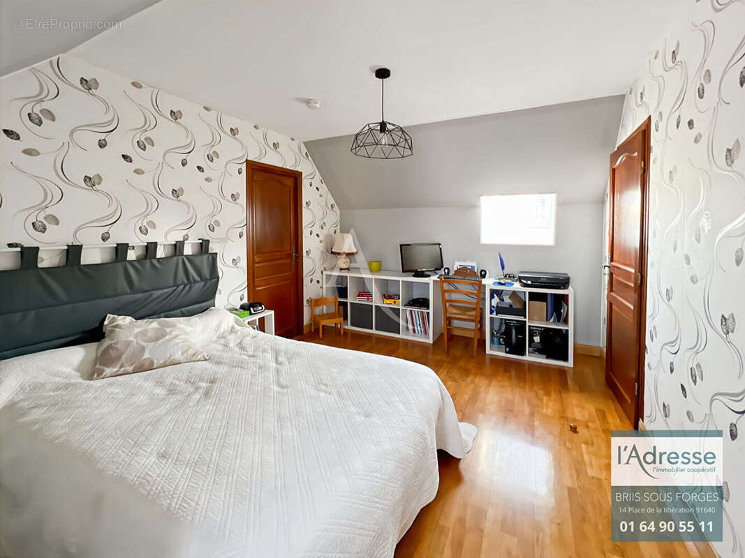 Maison à BRIIS-SOUS-FORGES