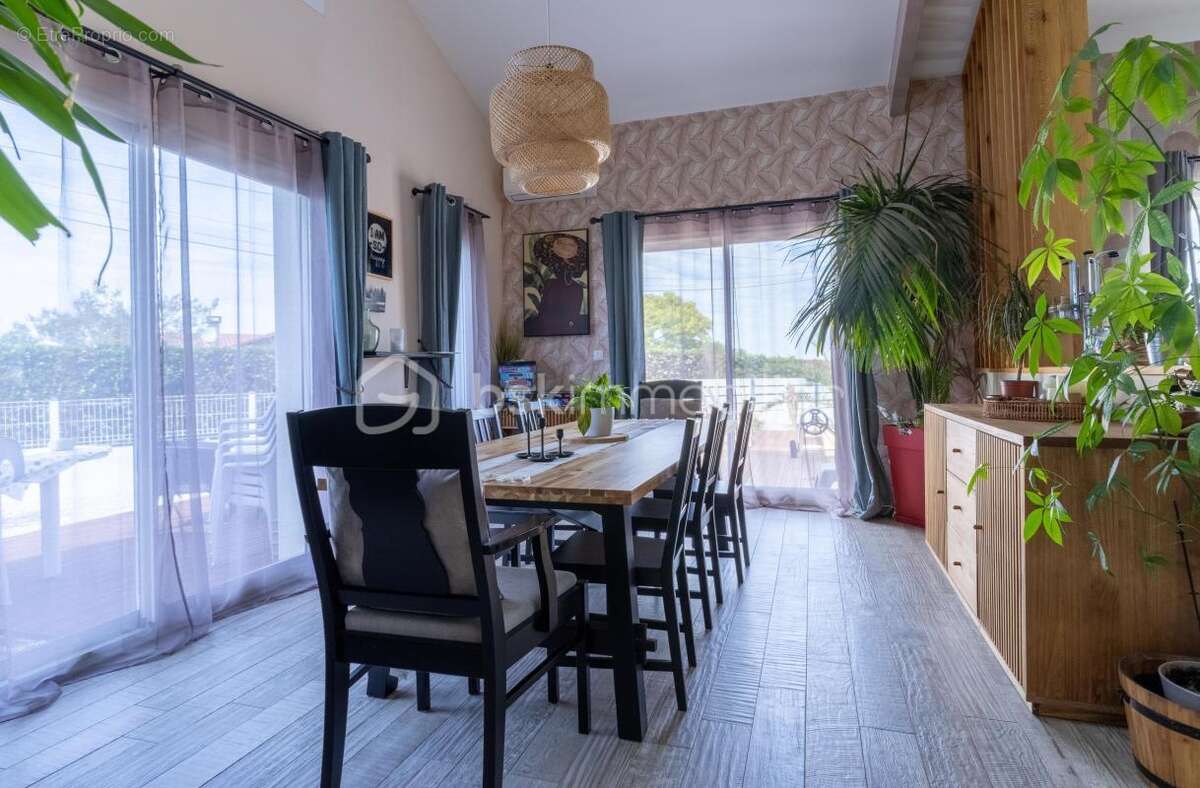 Vivez la modernité et le confort dans une maison contemporaine avec piscine ! - photo 6