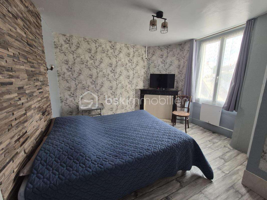 Commerce à AUTRY-LE-CHATEL