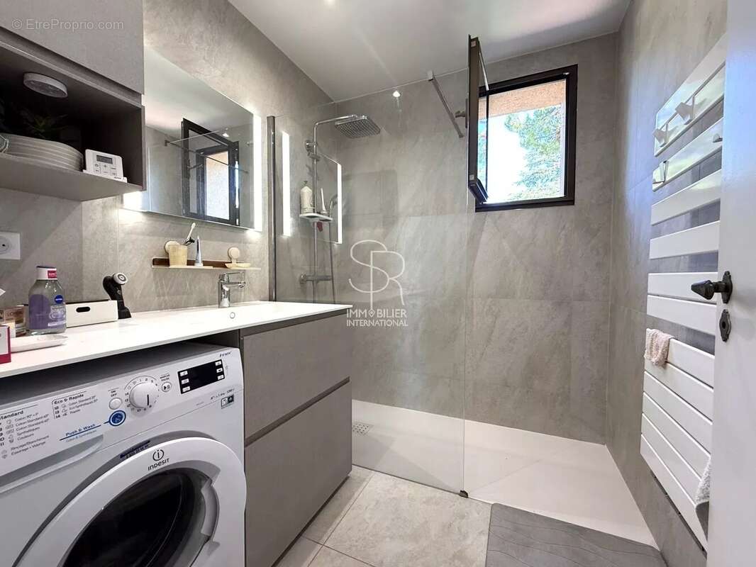 Villeneuve-Loubet · Hauts de Vaugrenier · 2p 65 m² · transformable 3 pièces - photo 8