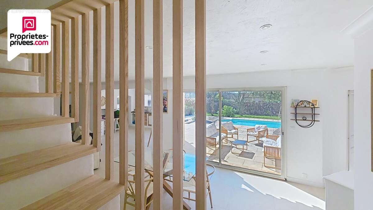 Maison à SAINT-CEZAIRE-SUR-SIAGNE