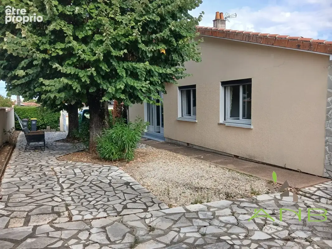 Photo Maison à Ruelle-Sur-Touvre au prix de 129 200€