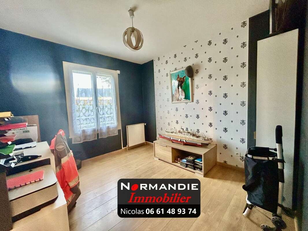 Maison à PETIVILLE