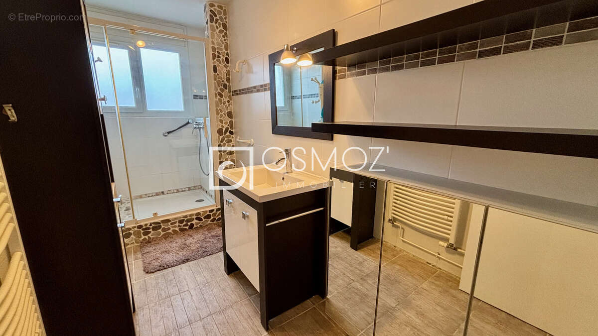 Appartement à GUILHERAND-GRANGES