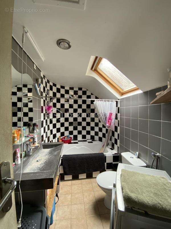 Appartement à CHATEAUNEUF-EN-THYMERAIS