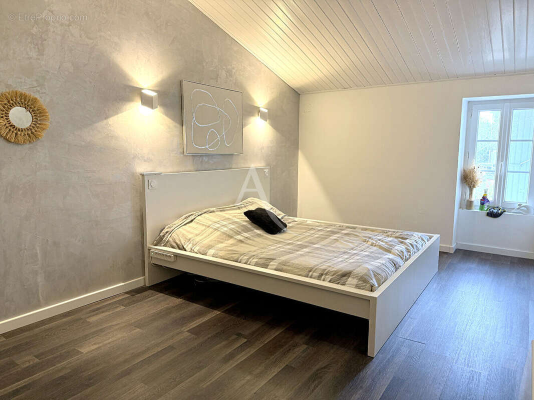 Maison à SAINT-CYR-EN-TALMONDAIS