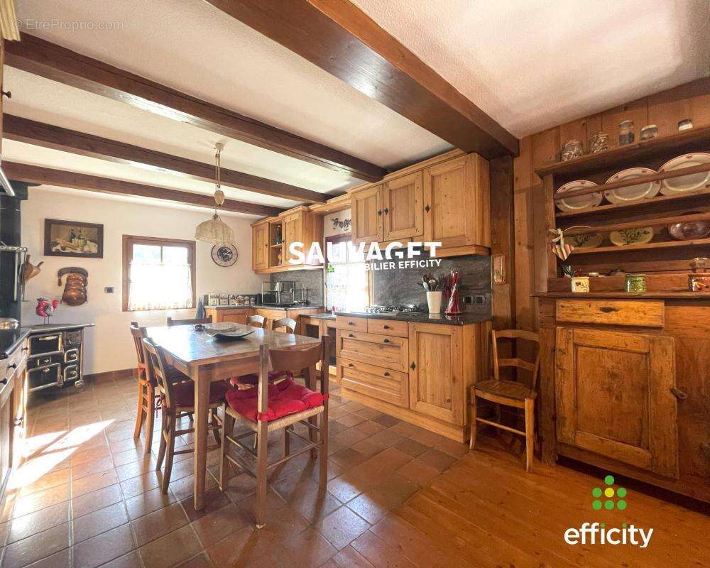 Maison à LE PETIT-BORNAND-LES-GLIERES