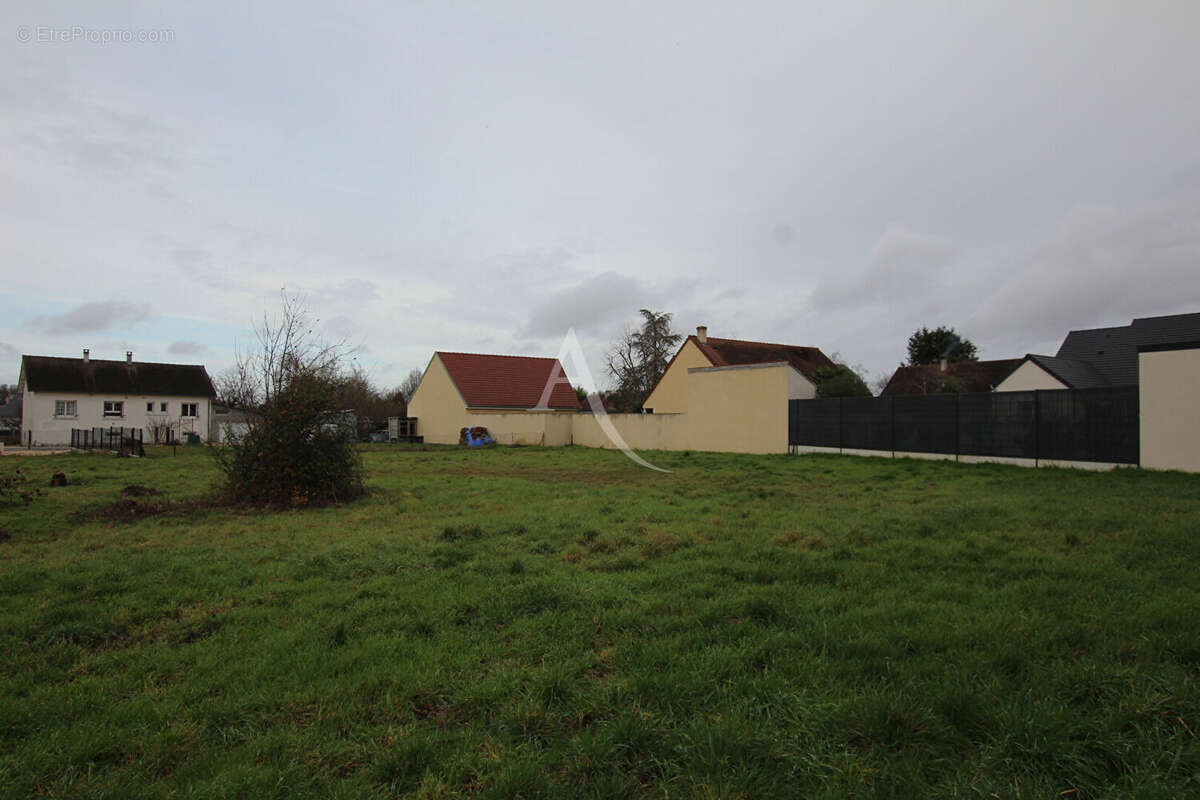 Terrain à CHAILLES