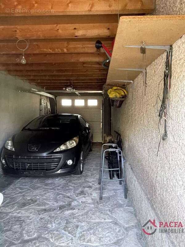 CASTRES - Maison 5 chambres, jardin et double garage - photo 20