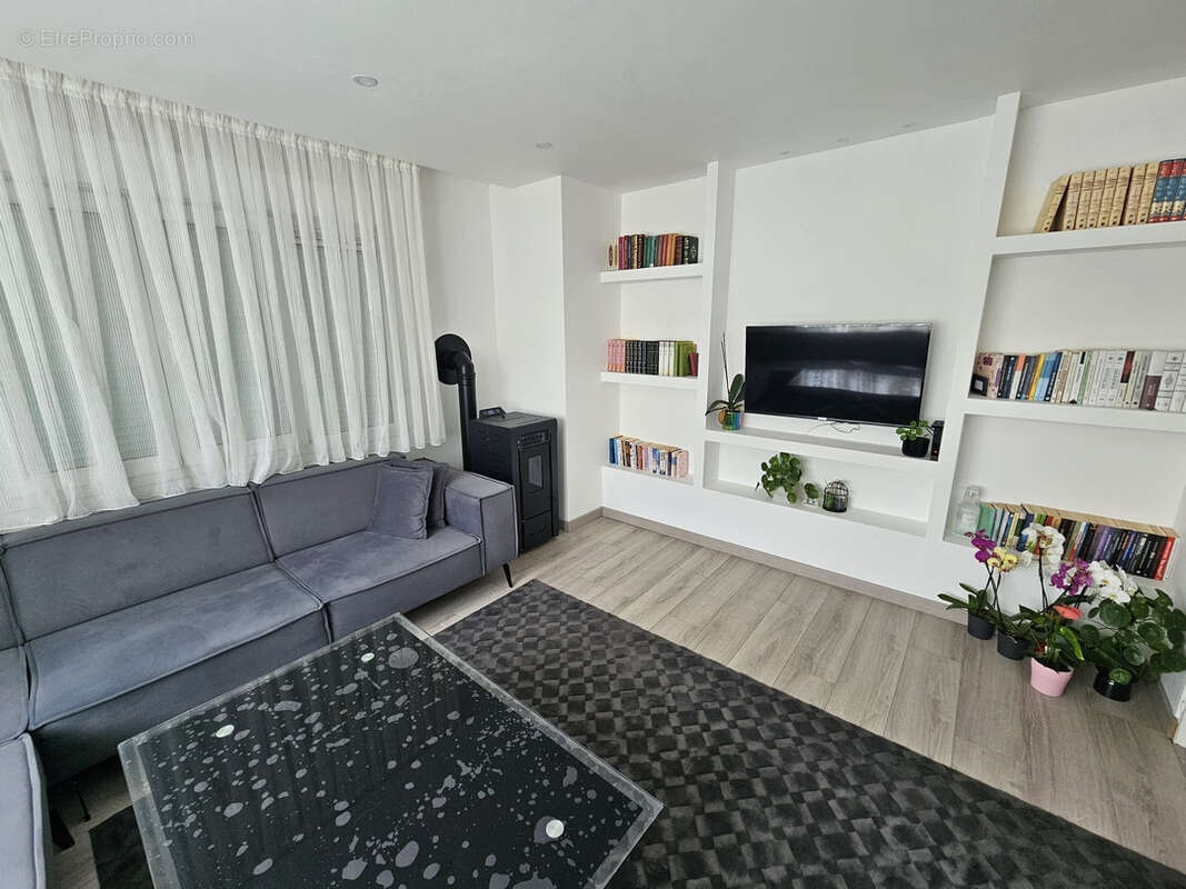 Maison à SAINT-LUPICIN