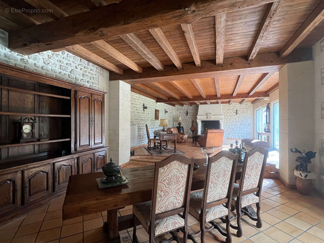 Maison à TONNAY-CHARENTE