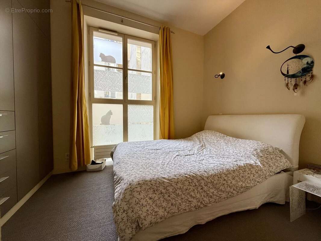 Appartement à PARIS-2E