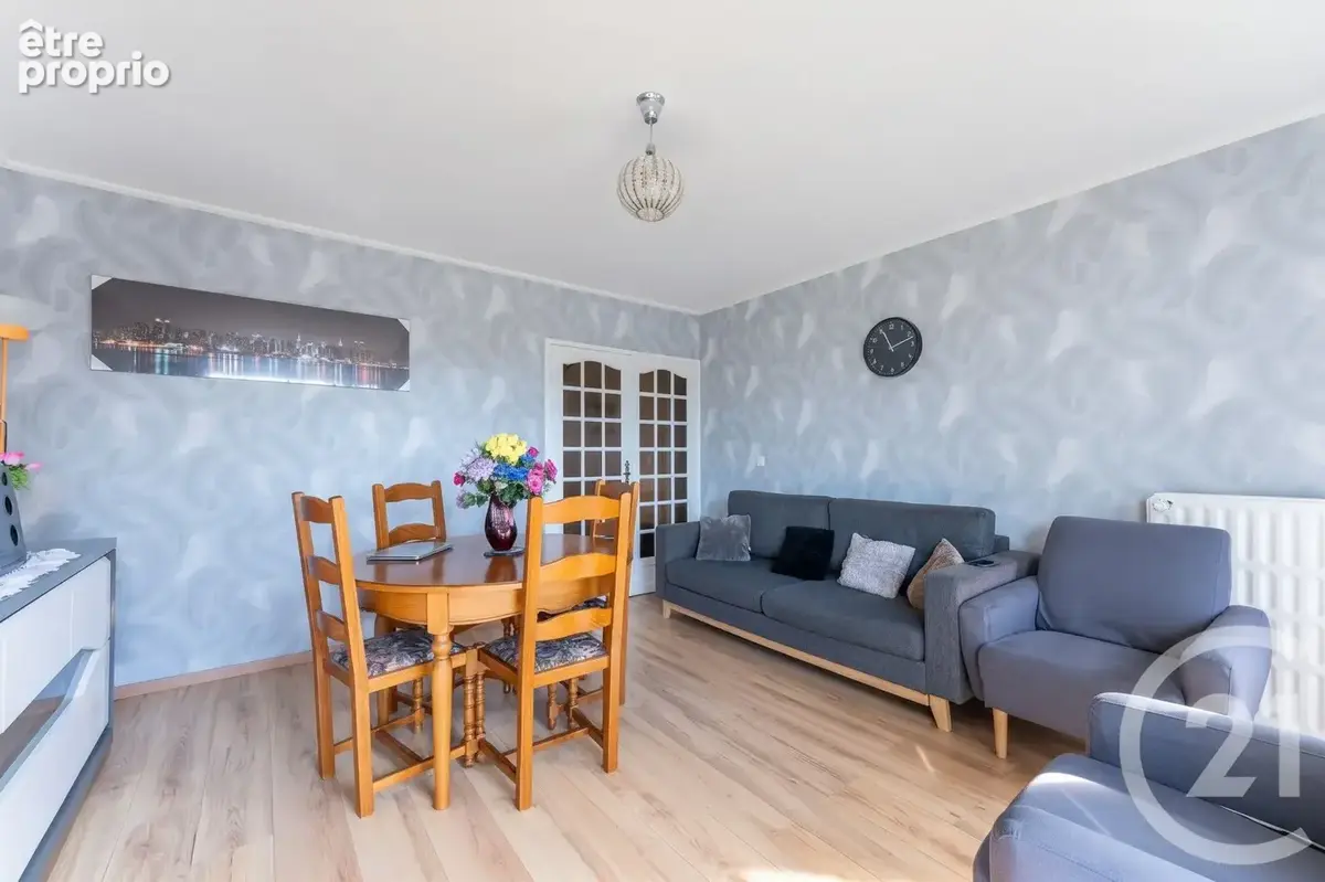Appartement 4 pièces 77 m² à vendre à Saint-Priest (69800) - photo 4