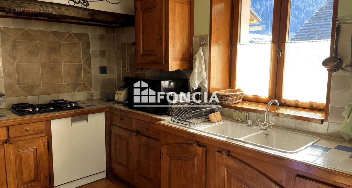 Maison à LES ALLUES