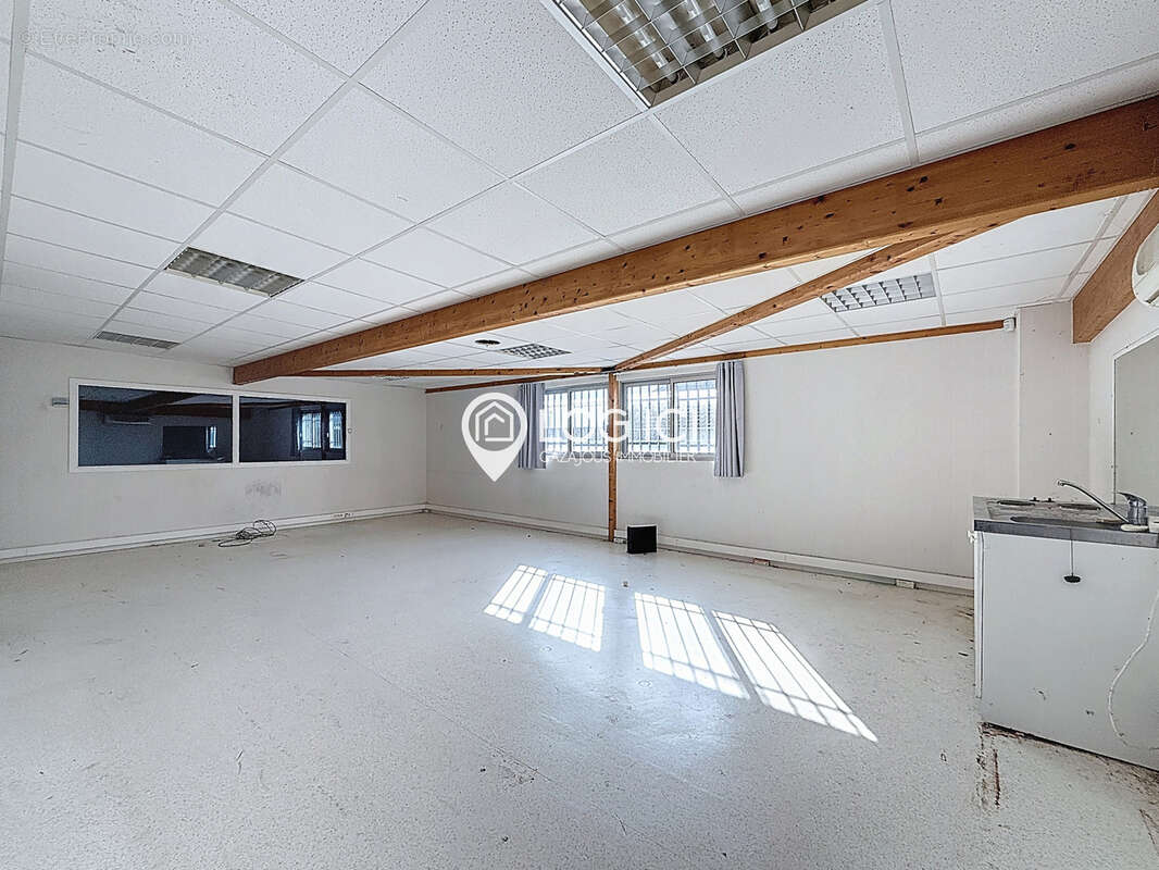 Commerce à COARRAZE