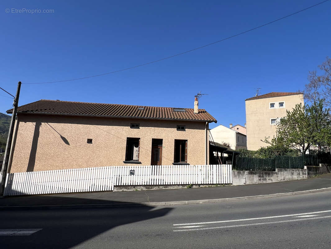 Maison à RETOURNAC