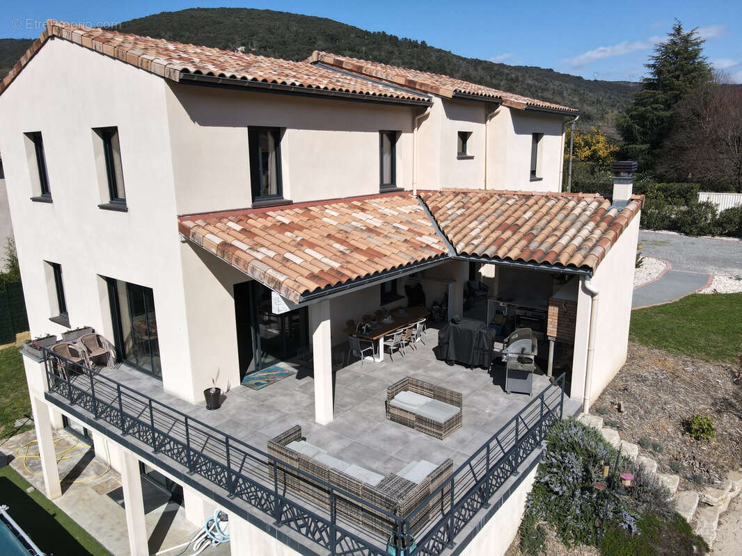 Maison à SAINT-LAURENT-DU-PAPE