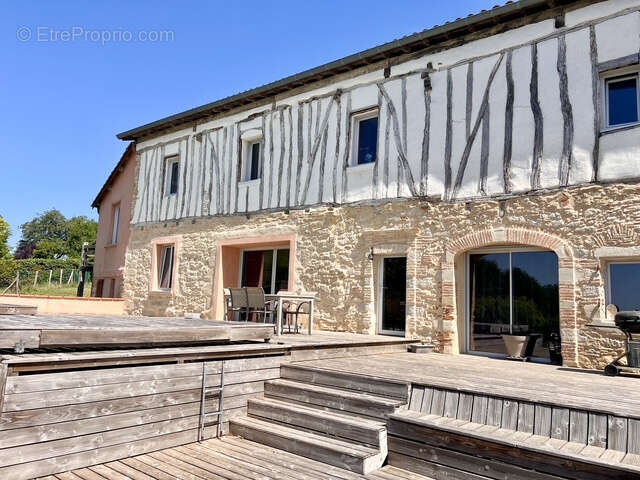 Maison à MOULAYRES
