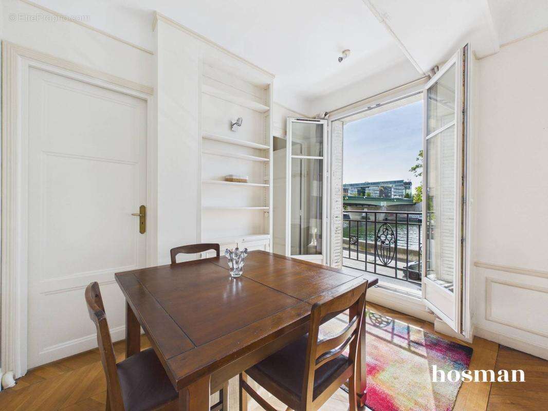 Appartement à PARIS-16E