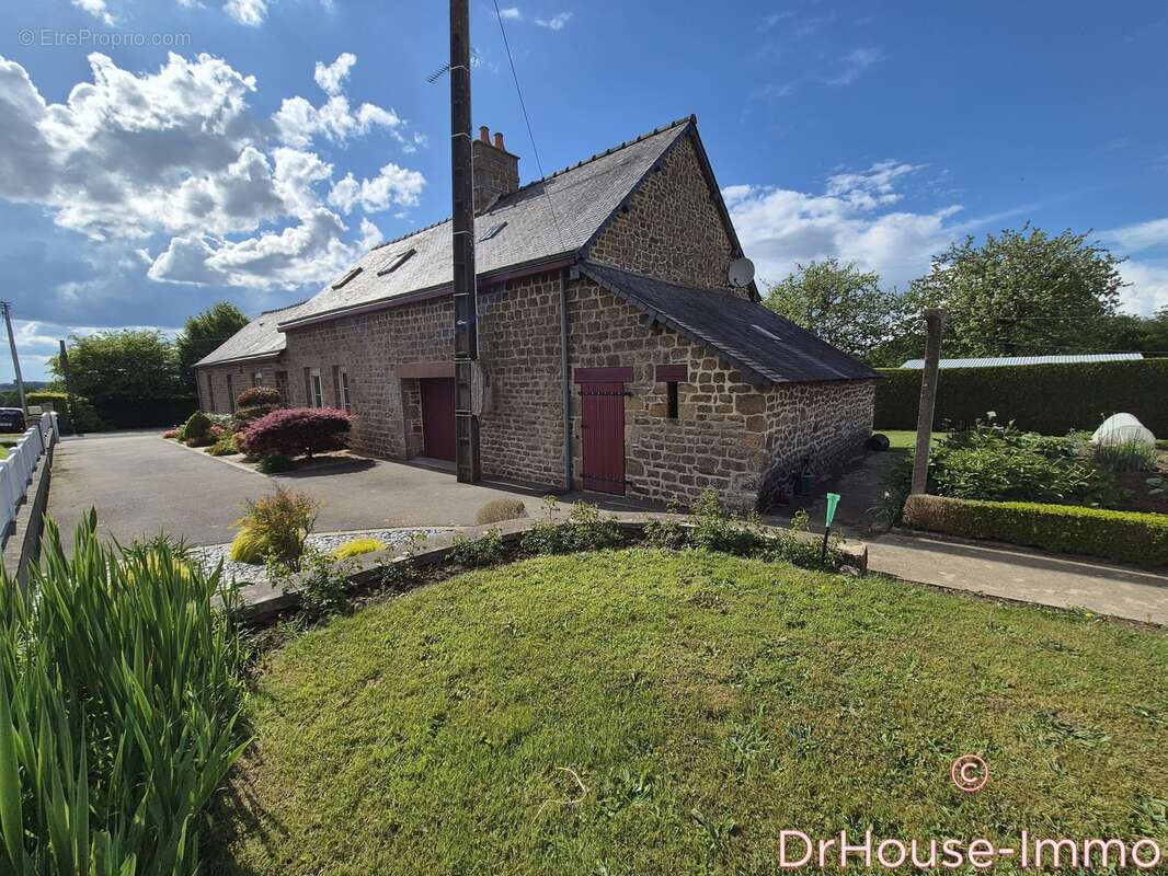 Maison à SAINT-BERTHEVIN-LA-TANNIERE