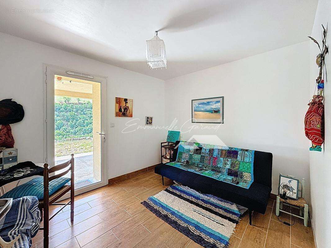 Maison à SAINTE-EULALIE-DE-CERNON