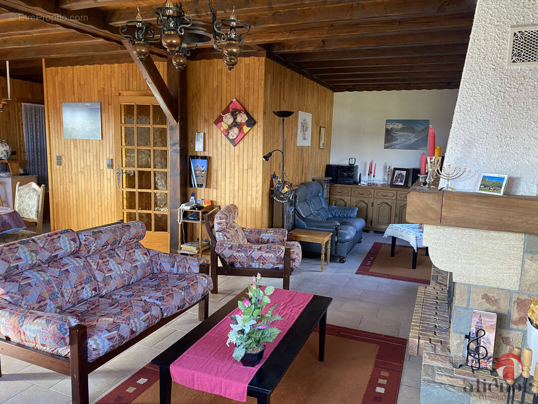 Maison à TANINGES