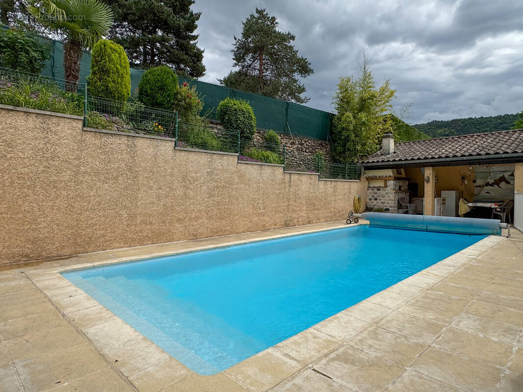 Maison à LES OLLIERES-SUR-EYRIEUX