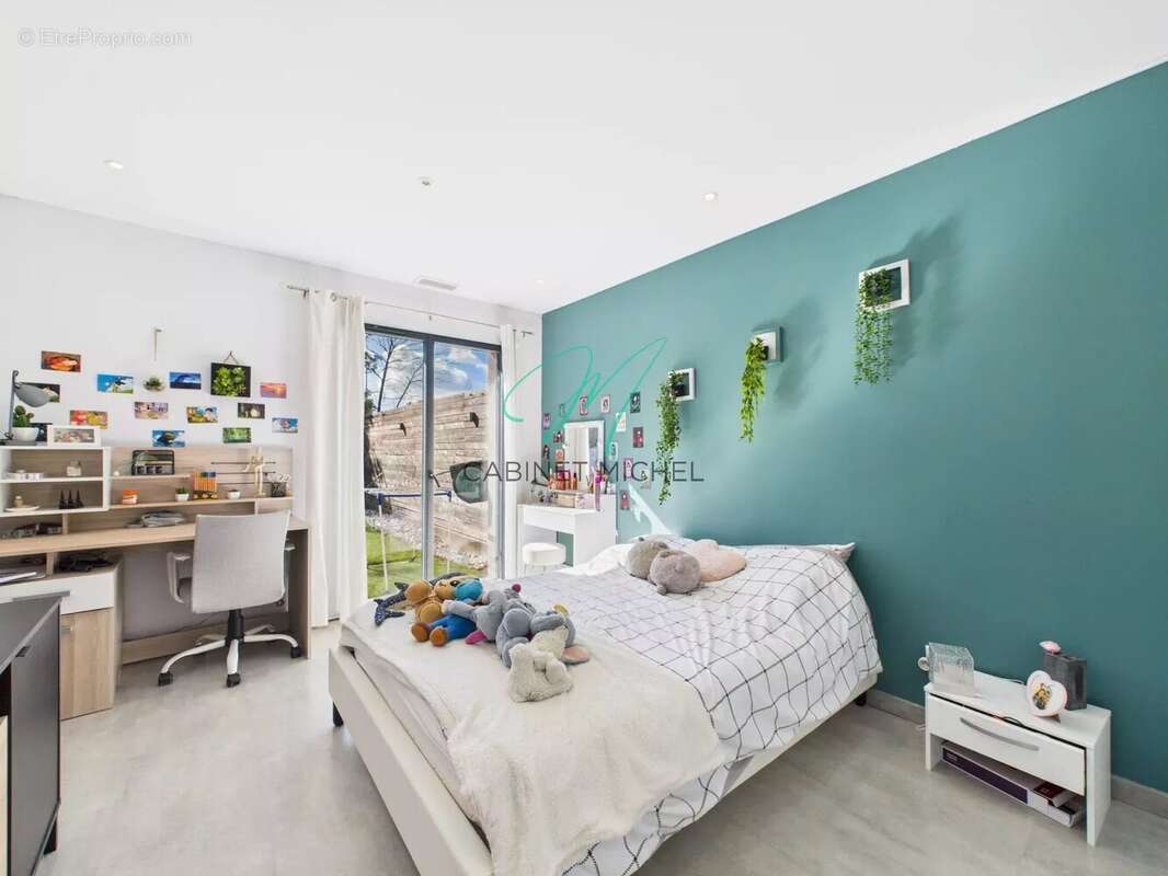 Maison à ROQUEFORT-LES-PINS