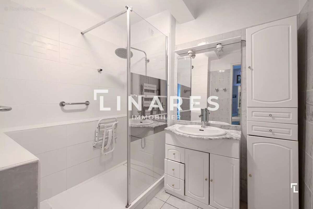 Appartement à MARSEILLE-6E