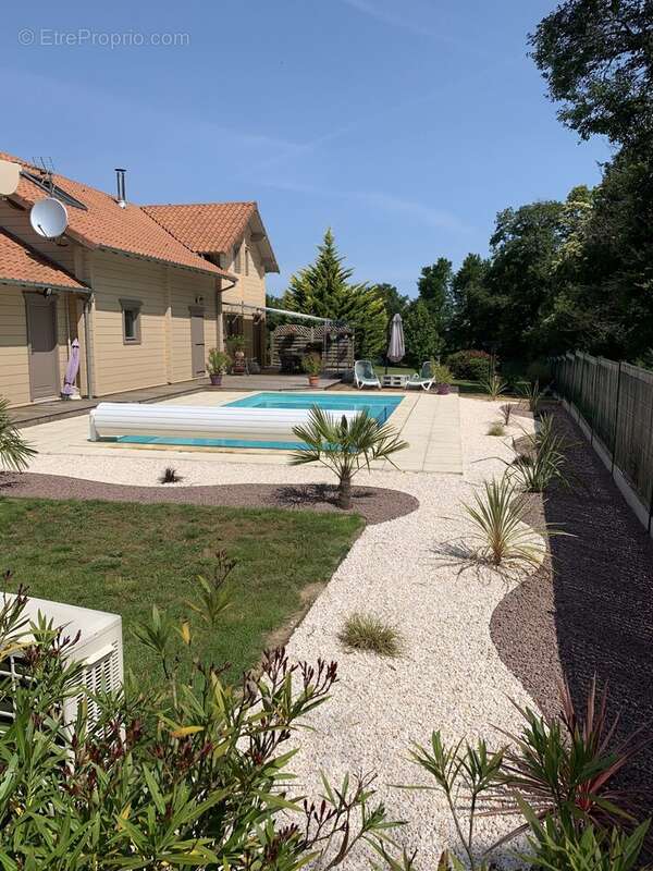 Maison à BLANZAC