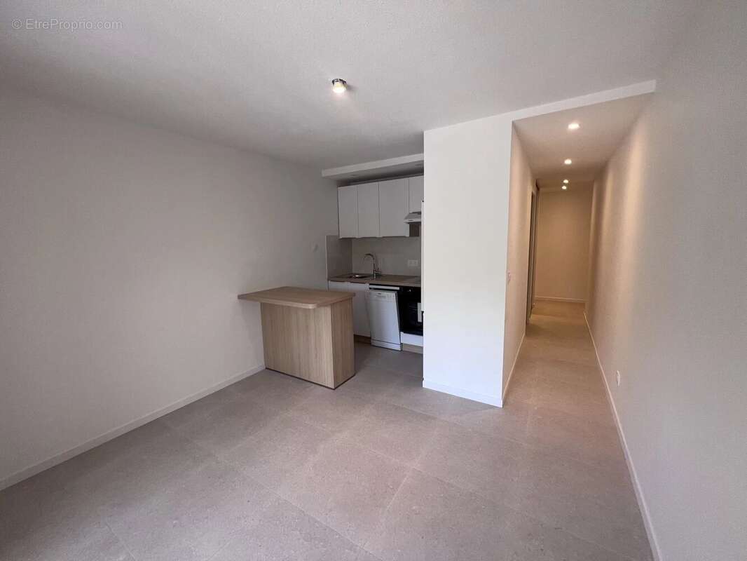 Appartement à LA LONDE-LES-MAURES