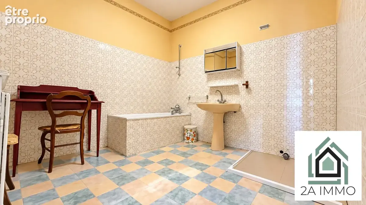 Maison 9 pièces 237 m² à vendre à Pontaumur (63380) - photo 5