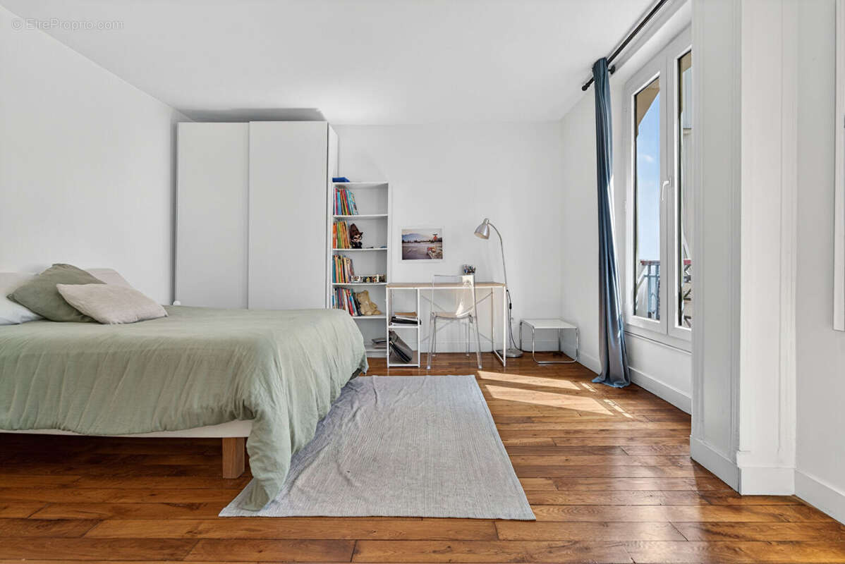 Appartement à PARIS-10E
