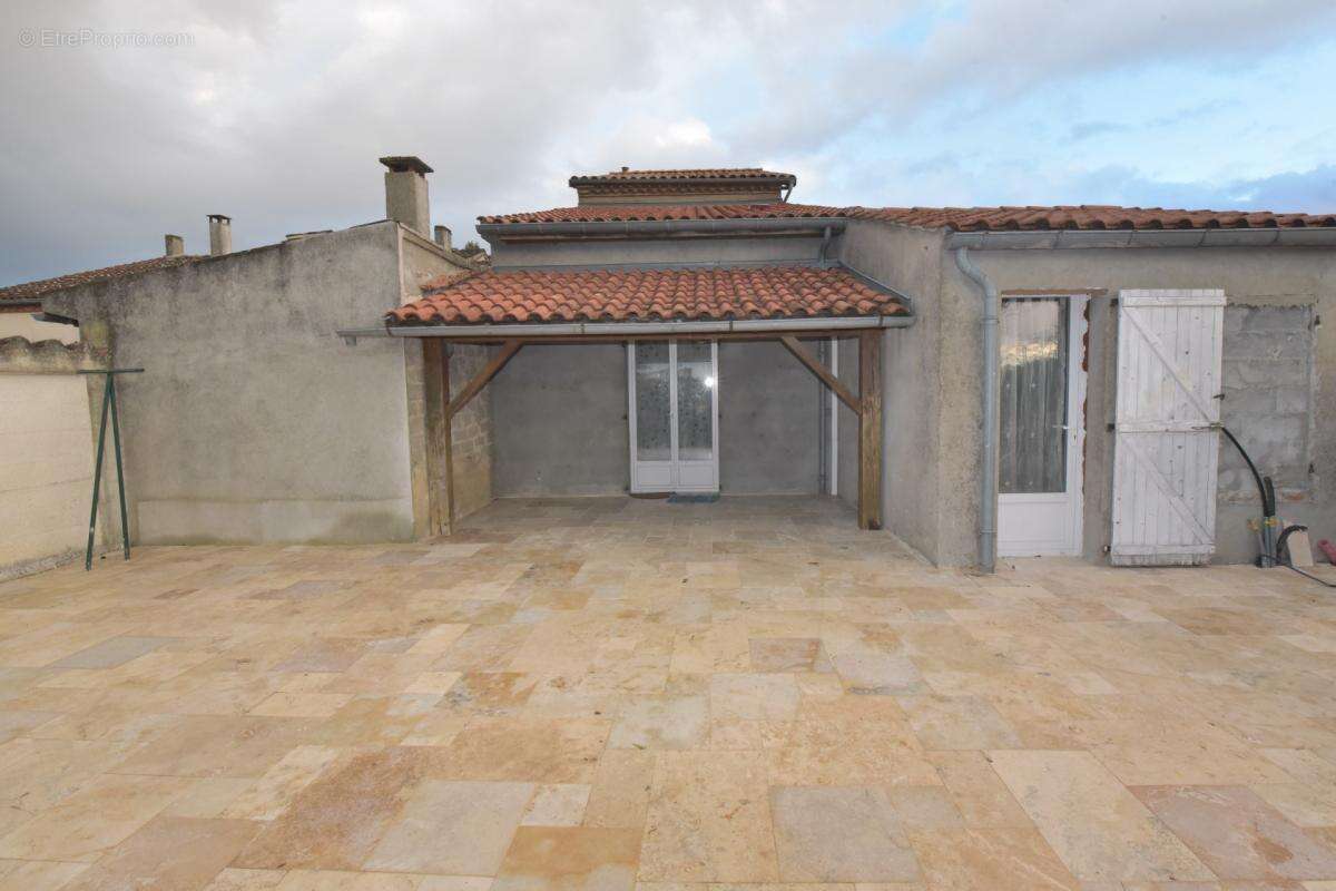 Maison de village t4 avec jardin entierement renovee - photo 2