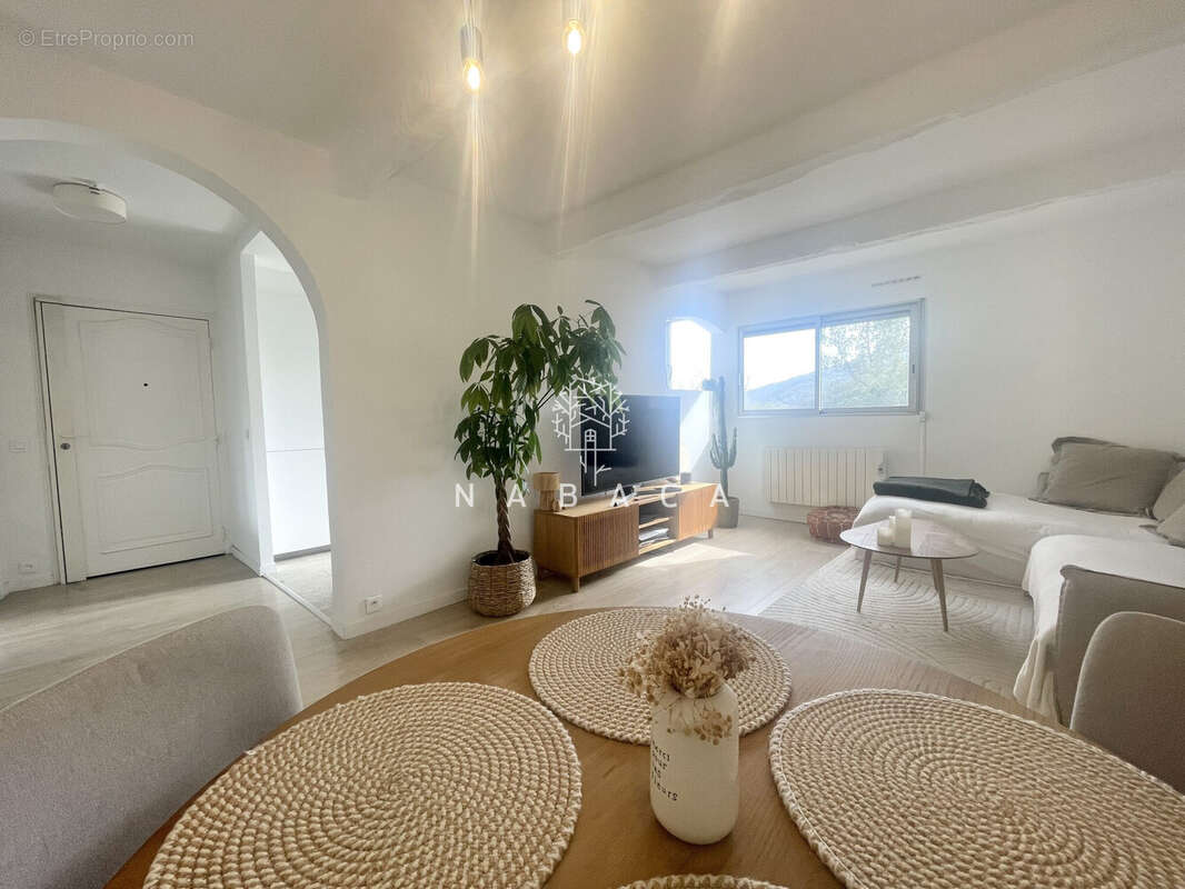 Appartement à PEGOMAS