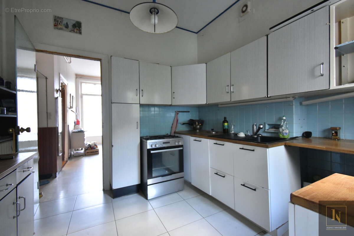 NANTES, Rond Point de Vannes, maison de caractère, 150m2, garage et sous-sol complet. - photo 8