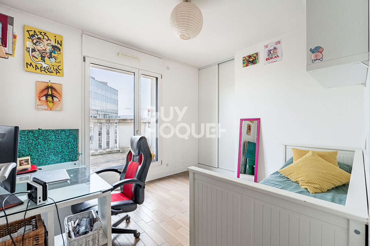 Appartement à LEVALLOIS-PERRET