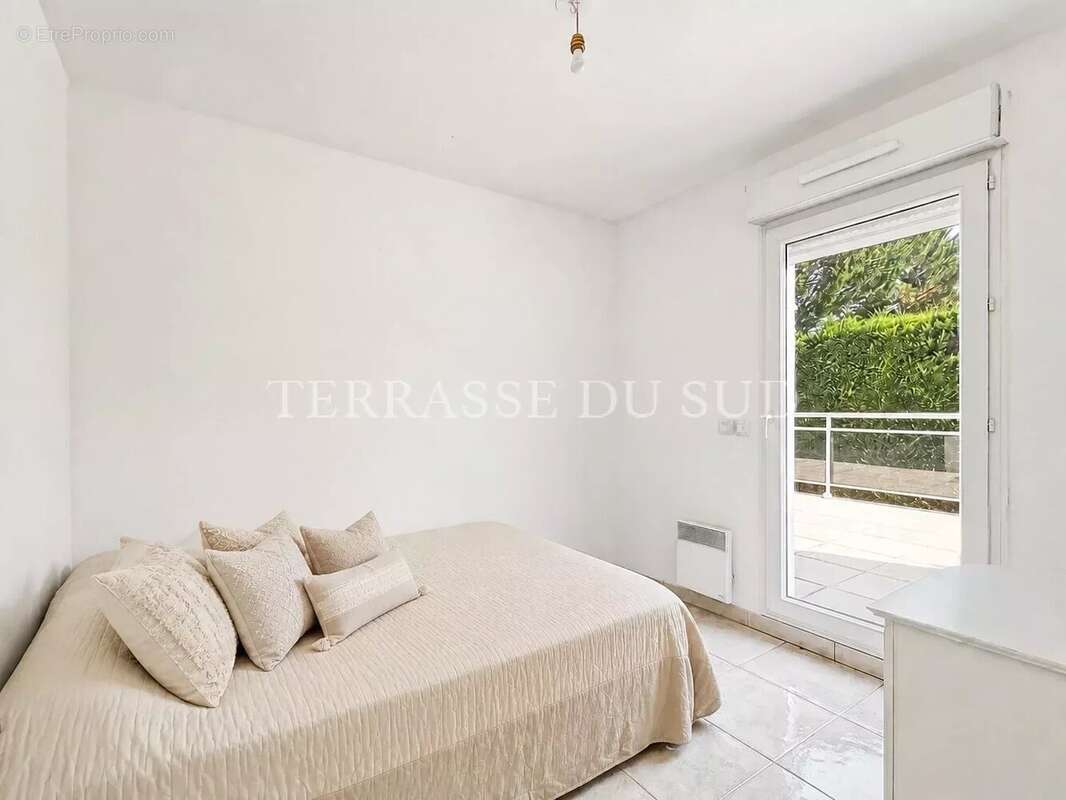 Vente Appartement 4 Pièces, 95 m2 avec 390 m2 de Terrasse et Jardin, Garage - Quartier La Plage - Marseille 8 - photo 14