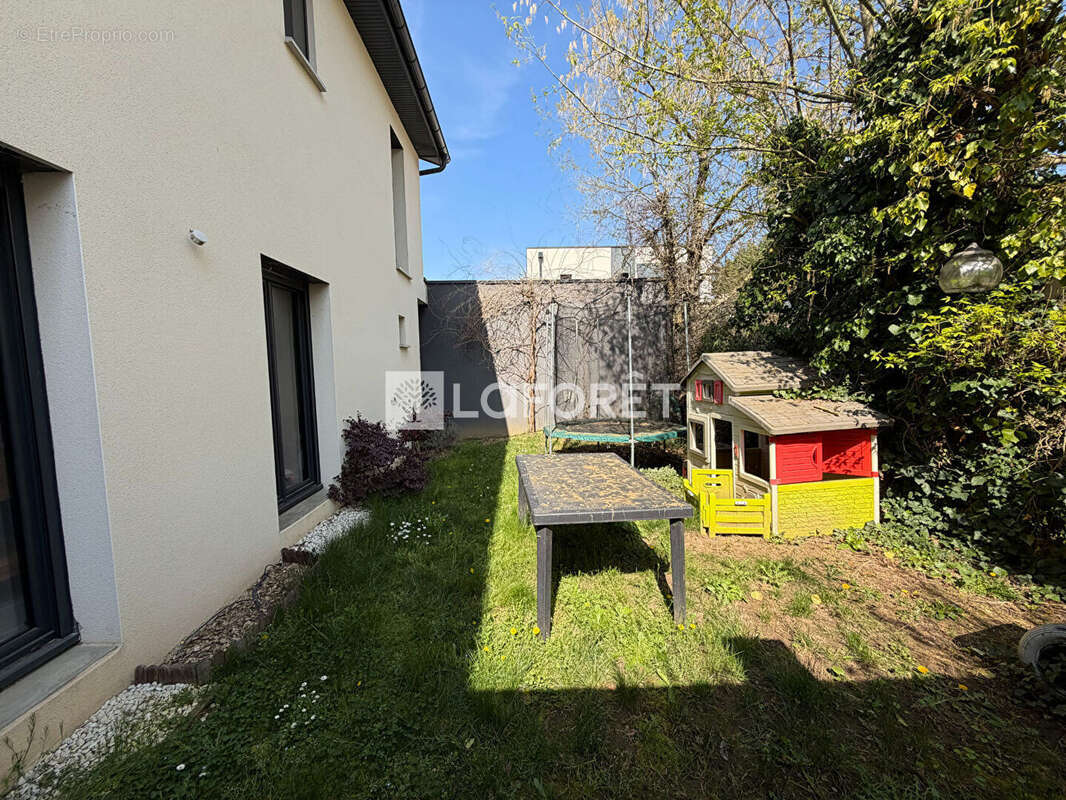 Maison à VILLEFRANCHE-SUR-SAONE