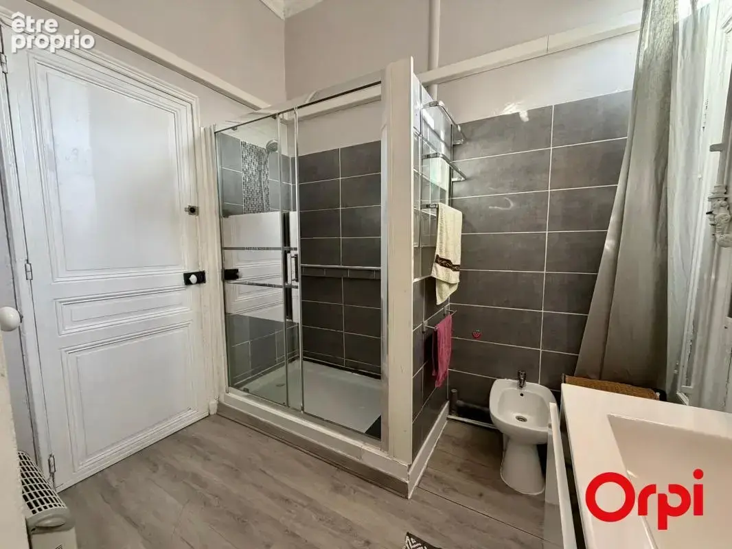 T4 de charme avec balcons et chambres de bonne – 128 m² – Saint-Charles / Le Chapitre (13001) - photo 19