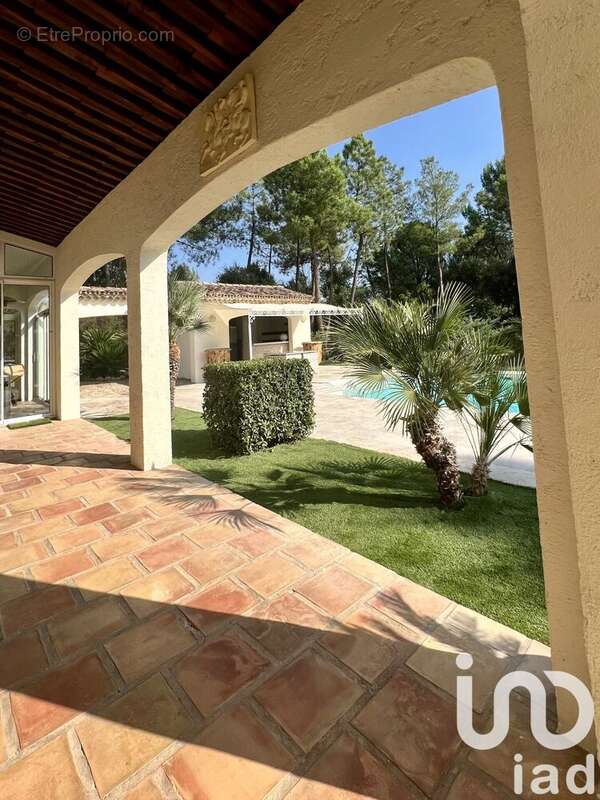 Photo 6 - Maison à ROQUEBRUNE-SUR-ARGENS