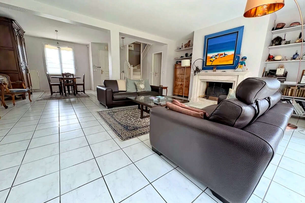 Maison à BUSSY-SAINT-GEORGES