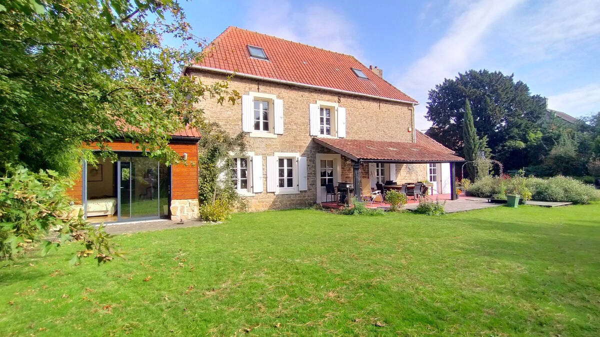 Maison à SAINT-ETIENNE-AU-MONT
