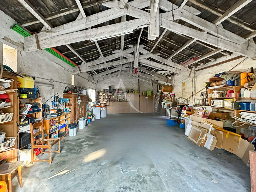 Maison à SAINTE-RADEGONDE-DES-NOYERS