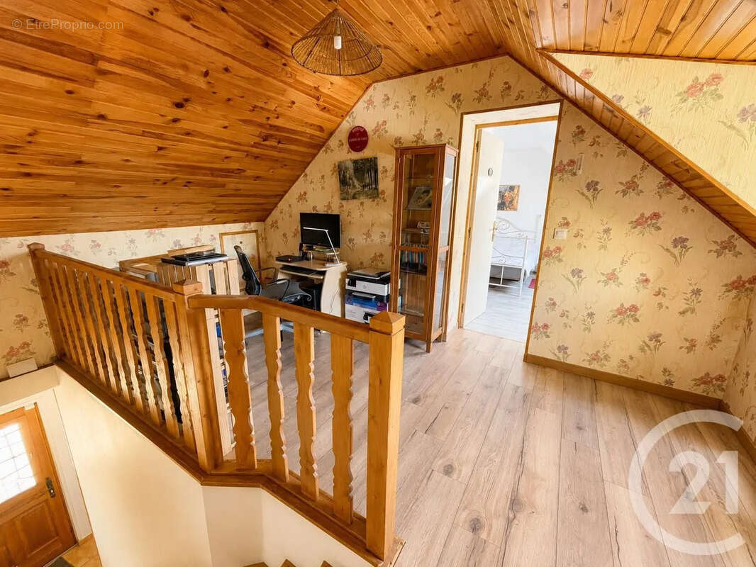 Maison 73 m² à Villeneuve-Sous-Dammartin  - photo 4