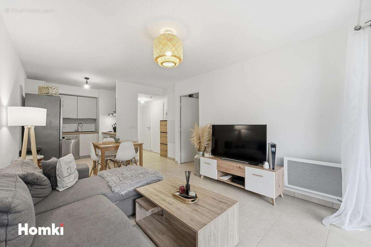 Appartement à SAINT-LAURENT-DU-VAR