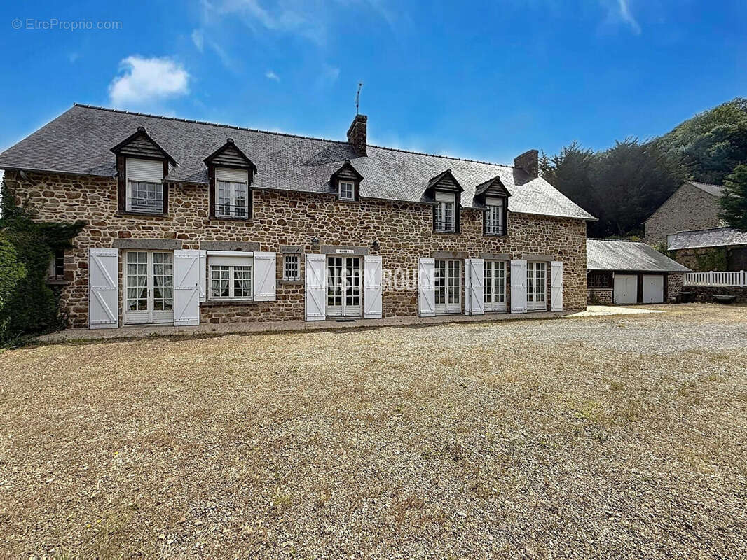 Investissement Gîtes Chambres d'Hôtes Longère avec Dépendances à St Marcan Proche Mont-St-Michel - photo 19