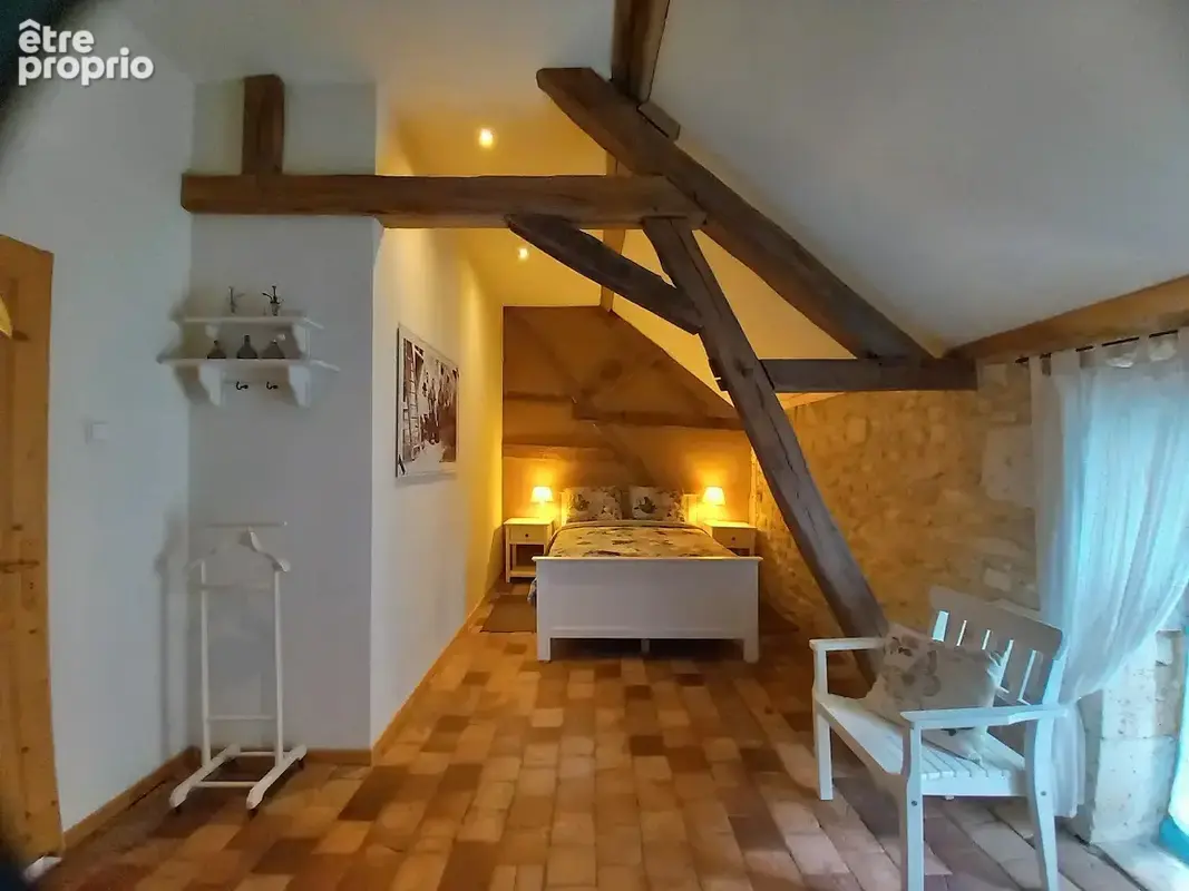 Charmante maison ancienne avec cour aménagée, grange et jardin séparé. - photo 5